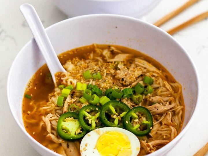 Easy Easy Spicy Chicken Ramen Soup - College Housewife