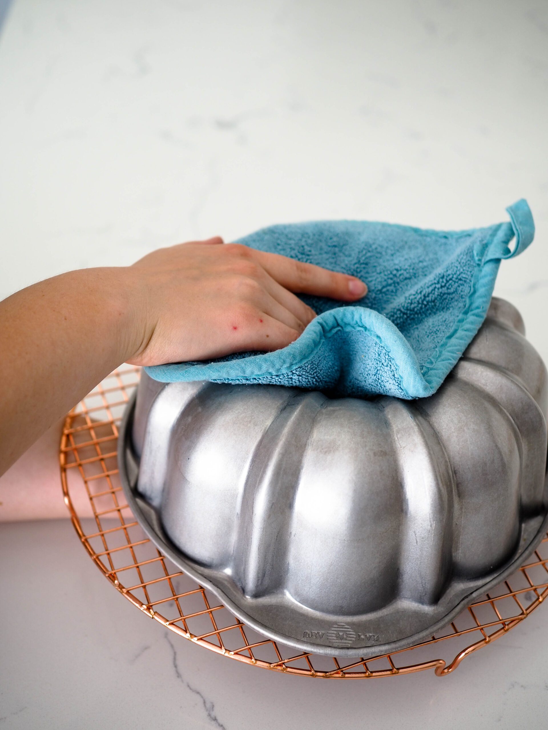 How to Remove a Bundt Cake from the Pan - The Floral Apron
