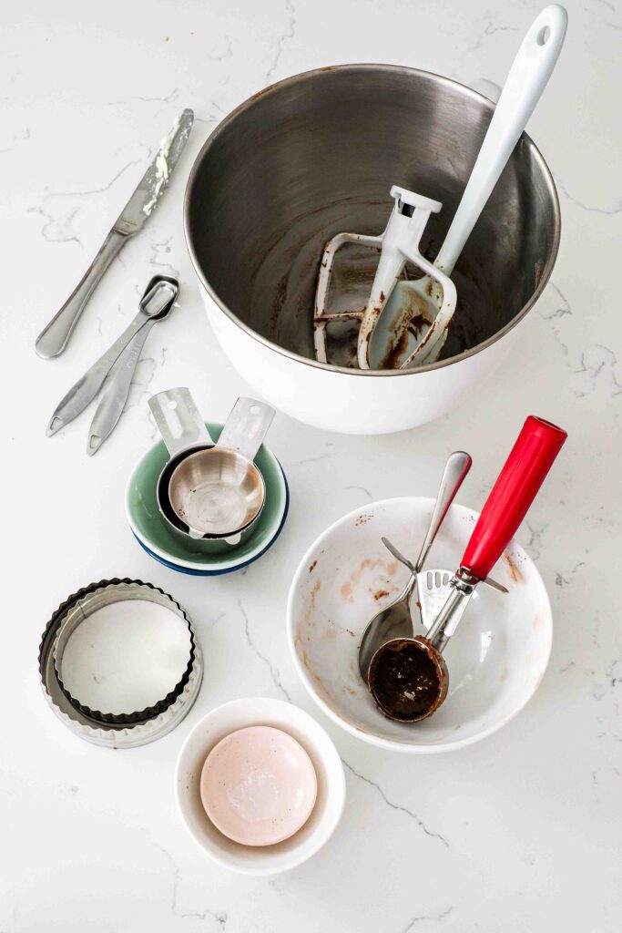 Dishes from double chocolate chip cookies.